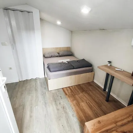 Sandy For 2 Near Centre Apartman *